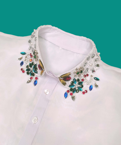 یقه حجاب سنگ دوزی شده